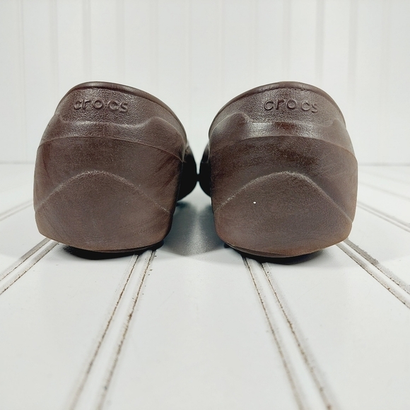 Crocs Juneau Women’s Slip On Rubber Loafer Flats Brown Closed Toe Shoes F541 - Picture 6 of 11